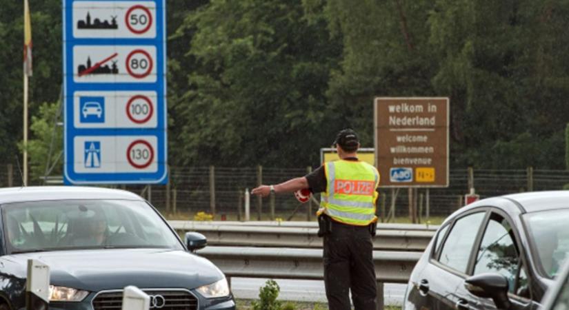 Szétesik a schengeni övezet: már Hollandia is visszaállítja a határellenőrzést