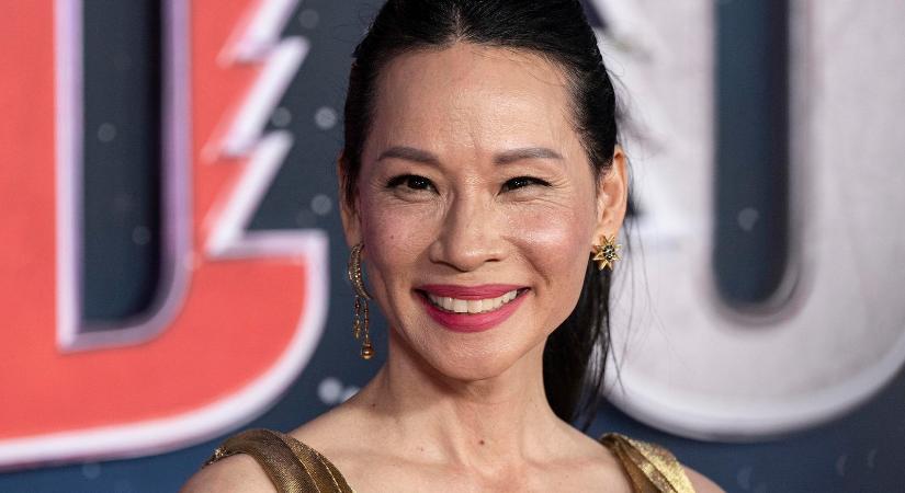 Felfoghatatlanul dögös az 55 éves Lucy Liu, most teljesen kitárulkozott a kamera előtt