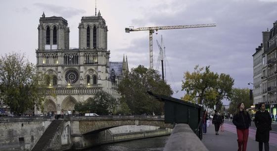 Ingyenes marad a belépés a december elején újranyíló Notre-Dame-ba