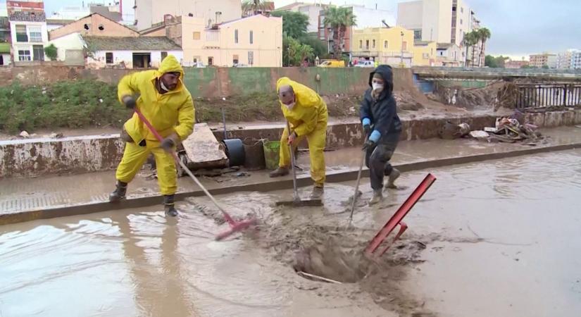 Több ezer ember kényszerült elhagyni otthonát Spanyolországban az újabb áradások miatt  videó