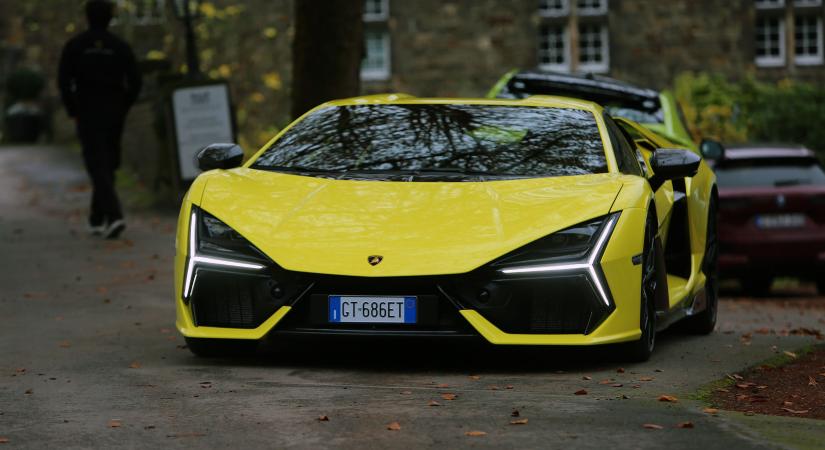 Pokoli, de isteni Lamborghinit vett Szoboszlai