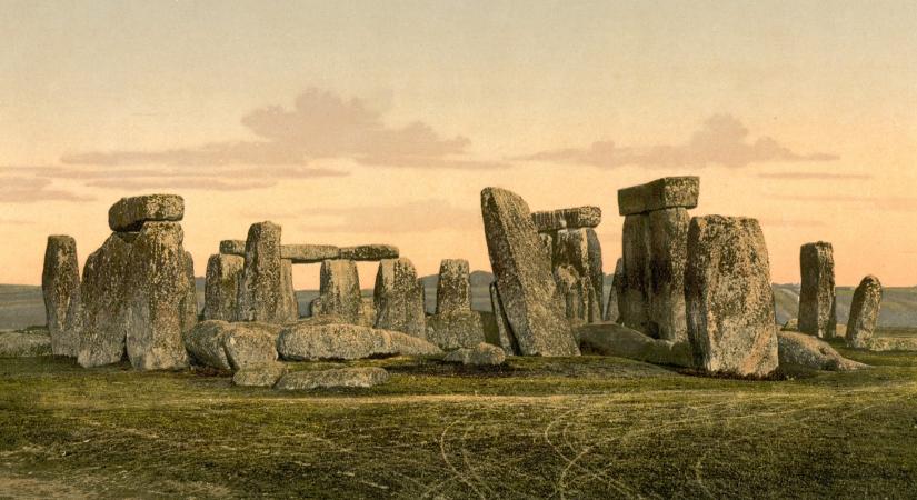 Klímaaktivisták támadtak Stonehenge-re: hihetetlen, mit műveltek