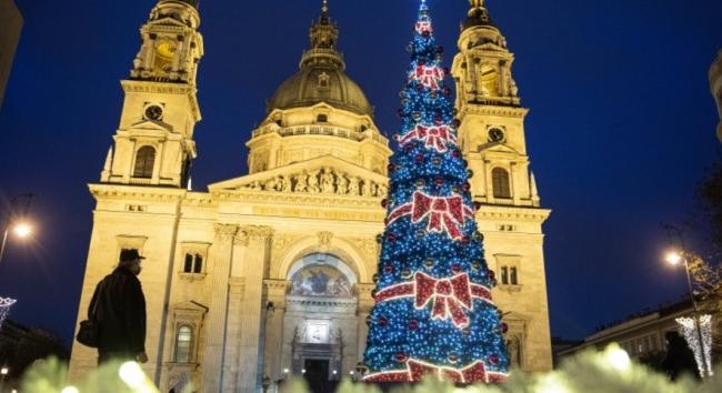 Advent: Pénteken nyílik a karácsonyi vásár a Vörösmarty téren és a Szent István-bazilikánál