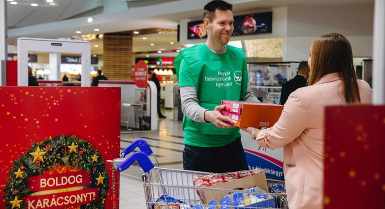 Pogány gyökerei is vannak a karácsony előtti adakozási hullámnak - Az Ökumenikus Segélyszervezetet kuponok vásárlásával lehet segíteni