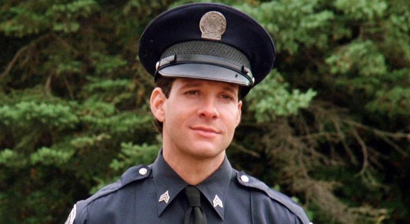 66 éves a Rendőrakadémia sztárja – Így néz ki most Steve Guttenberg