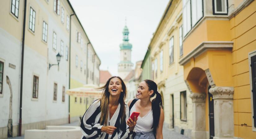 Csak 2 csillagjegy ússza meg most: a többiek zokogni fognak a mostani Szuperhold miatt