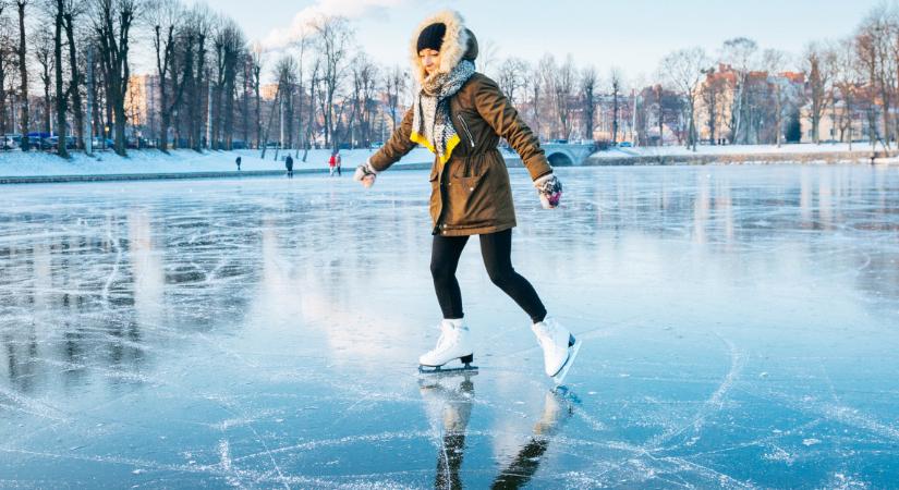 Már hizlalják a jeget a Balaton legnagyobb jégpályáján: hamarosan nyitnak