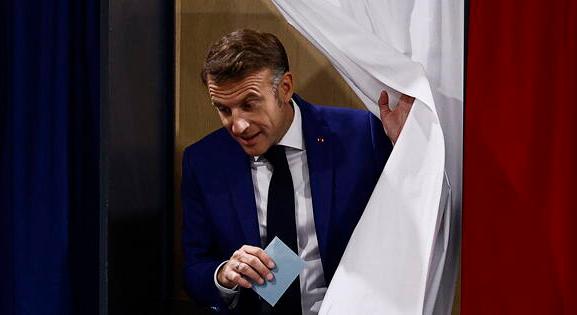 Nem kapott jó hírt Emmanuel Macron, de a magyarok így is csak irigykedhetnek