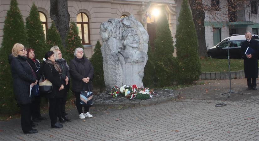 A XXV. Egressy Béni Színjátszó Fesztivál megnyitója Szepsiben – képeken