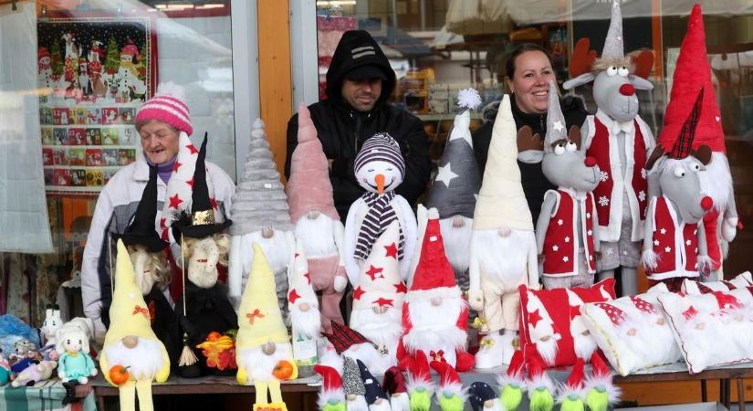 Manók között keresték a savanyúságot a disznótoros mellé – piaci körkép