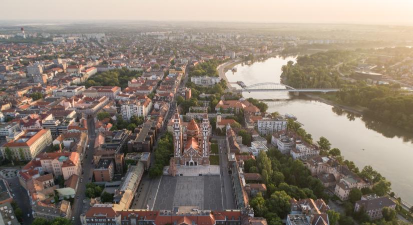 Lázár János: örülhet Szeged, ott épül Magyarország legnagyobb autógyára