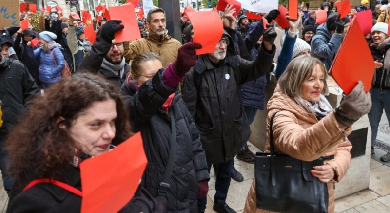 „Lesz pénz, ha nem lesz balhé”: a kormány valamennyit enged a volt akadémiai intézetek alapítványosításából