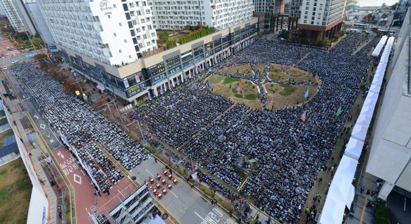 Shincheonji, nagyszabású tüntetés a „Limjingak lemondása” ellen a Gyeonggi-do tartományi kormány előtt