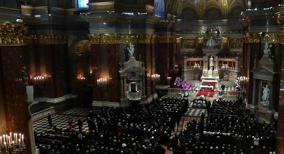 Végső búcsút vettek Kozma Imre atyától a Szent István-bazilikában – fotók