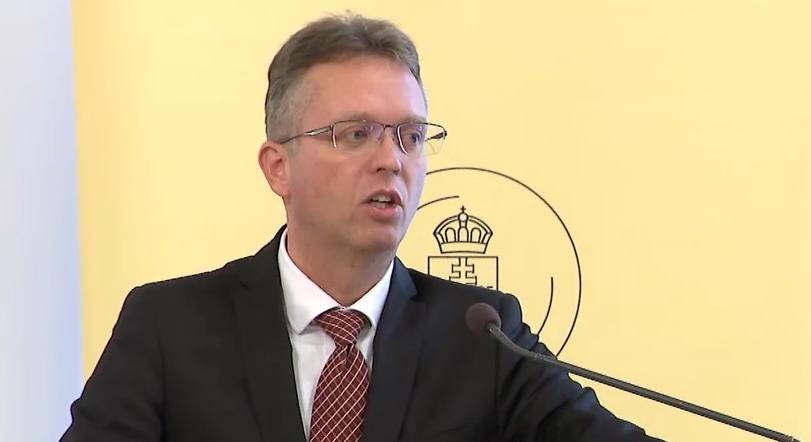 Hankó Balázs: A kormány elkötelezett a magyar családok iránt  videó