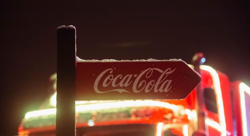 Kiakadt az internet népe a Coca-Cola új karácsonyi reklámja miatt, a cég is megszólalt – videó