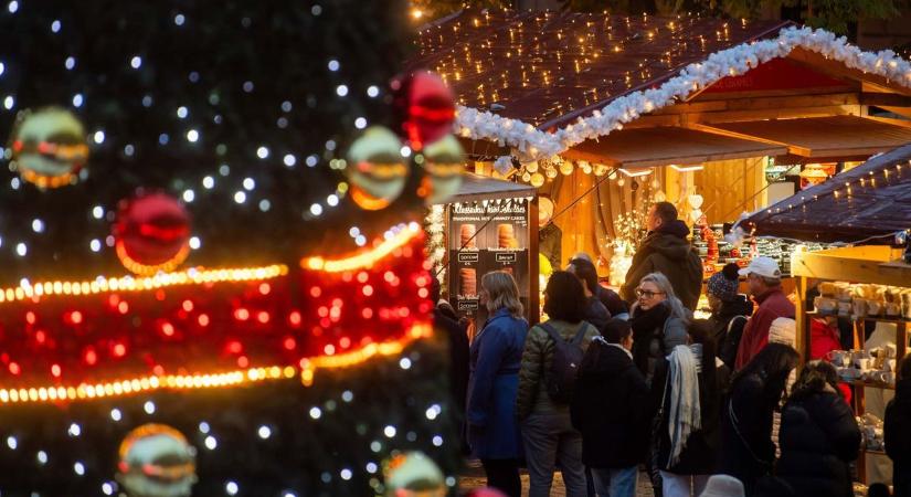 Megnyitottak a karácsonyi vásárok a Belvárosban – mutatjuk, mennyiért ehetünk!