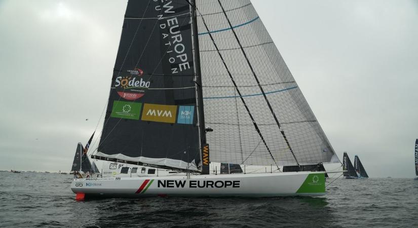 Vendée Globe: még kitart a magyar hajós