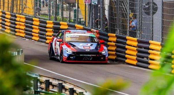 Michelisz második Makaóban, öt pont az előnye