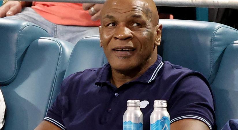 Ebben a pillanatban érkezett: Borzalmasan sikerült Mike Tyson visszatérő meccse