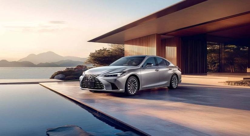 Hivatalos fotókon a frissített Lexus ES, beigazolódott minden sejtésünk