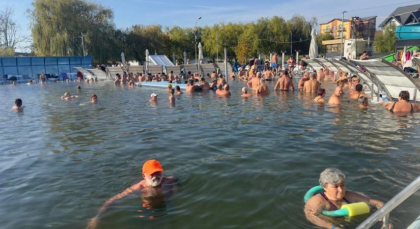 Biztosított a termálvíz a tasnádi strandon