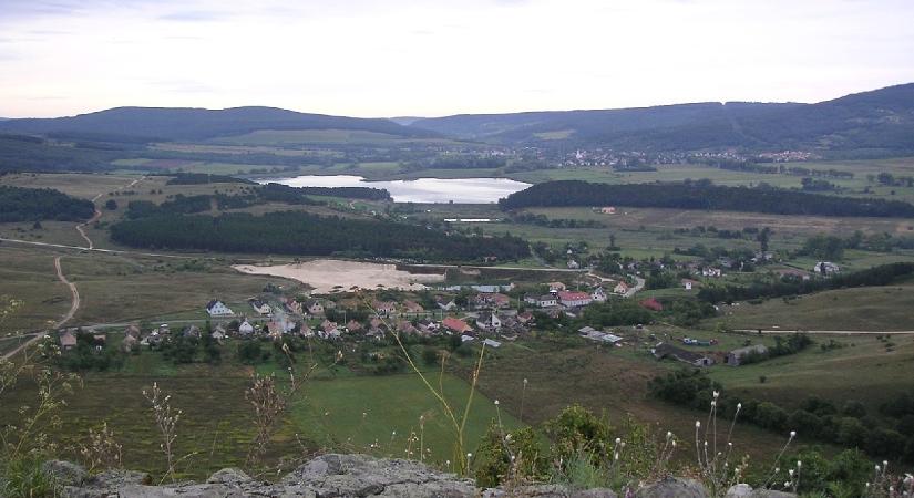 Fantasztikus ókori villa rejlik egy Balaton-felvidéki tó mélyén