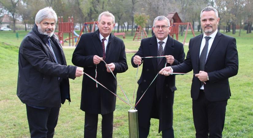 Galambos Park fejlesztés: futókör, mászóerdő, tanösvény