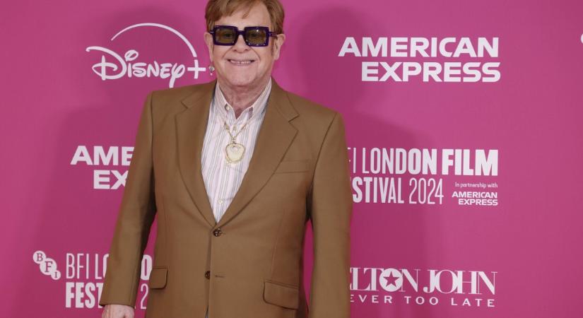 Aggódnak a rajongók Elton Johnért: megdöbbentő képek kerültek elő