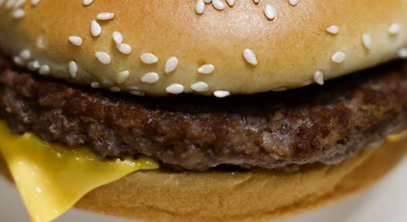 Megtalálták, mi okozta a tömeges fertőzést a McDonald's burgereinél