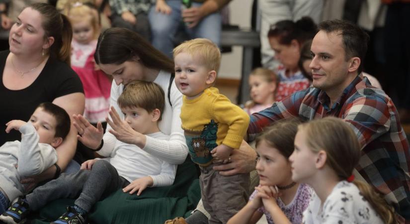 Táncra perdültek ismét a Malom utcában (videó, galéria)