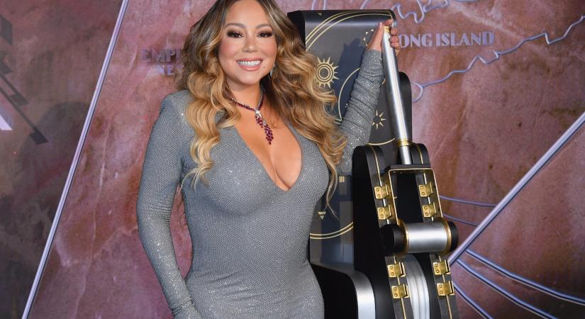 Húha! Mariah Carey arcáról mintázták a világ legrondább karácsonyfadíszét