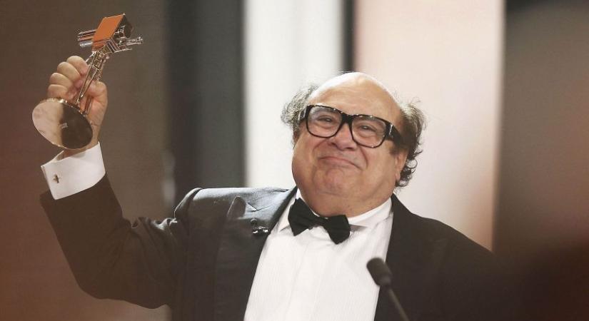 Egy telefonkönyv felolvasásával is megnevettetné a világot Hollywood köpcös sztárja, Danny DeVito