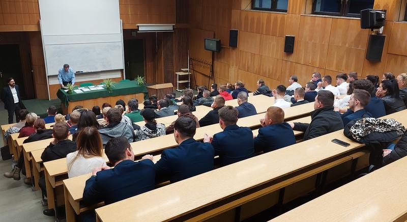 Agrár-középiskolások versenye a Debreceni Egyetemen