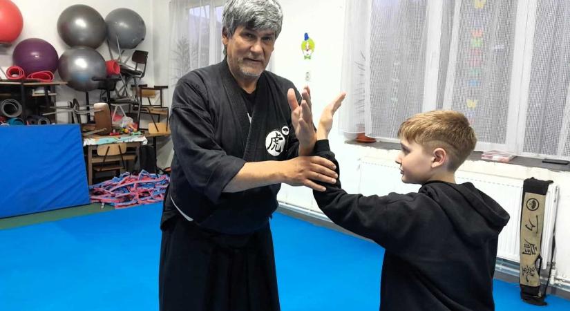 Kádár Attila hét danos mester: Az aikido a harmónia útja, a támadó energiáját semlegesítjük