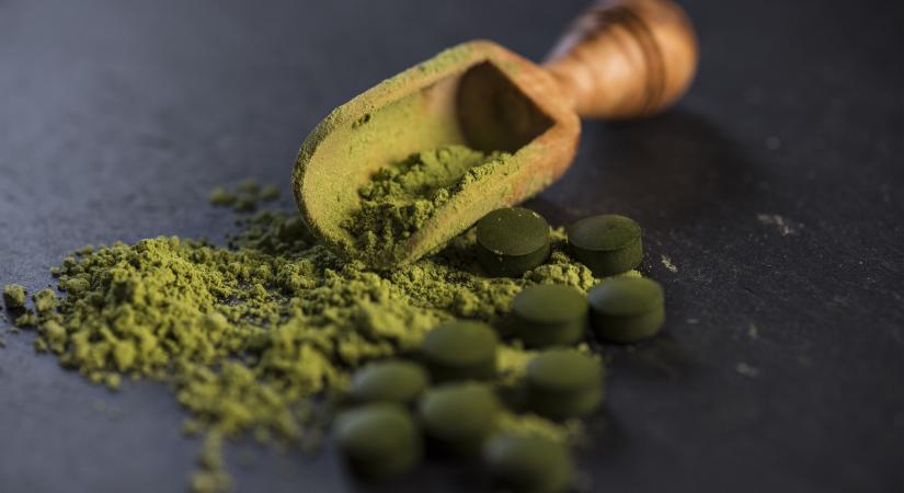 Felpörgeti a fogyást a spirulina: csökkenti az éhségérzetet, fokozza az anyagcserét