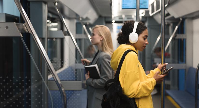 Berlinben felmerült a kizárólag nőknek fenntartott metrókocsik ötlete a szexuális bűncselekmények visszaszorításáért