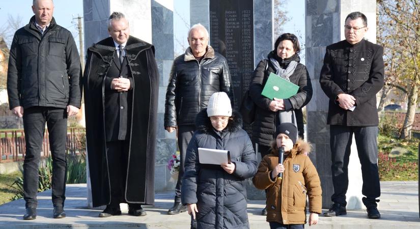 A mártírokra emlékeztek Badalóban - Isten legyen a mi sziklavárunk!