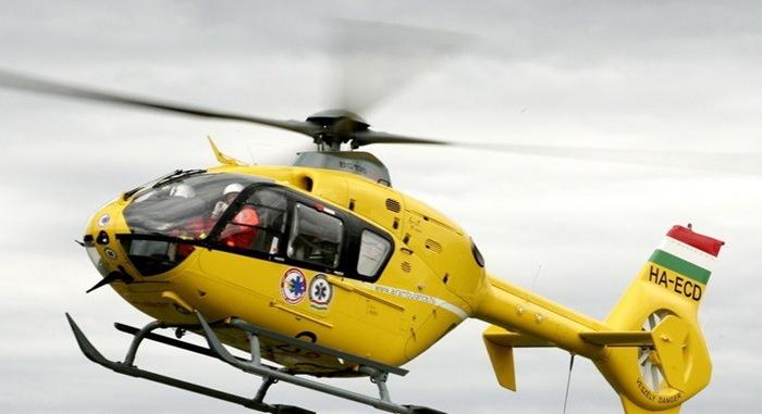 Súlyos baleset és útzár az M1-esen: mentőhelikopter a helyszínen!