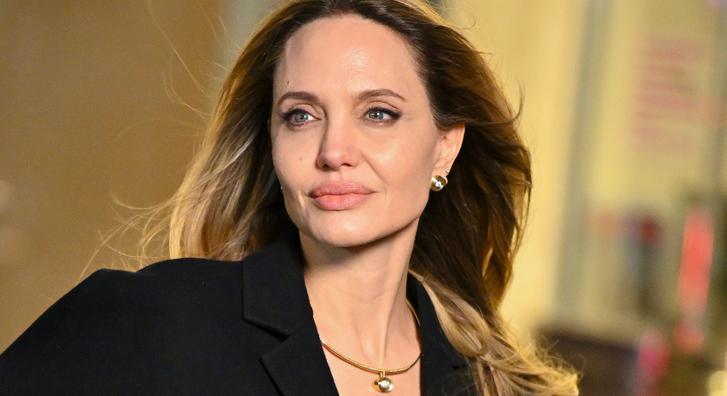 Angelina Jolie ritkán látott fiával lopta el a show-t a vörös szőnyegen