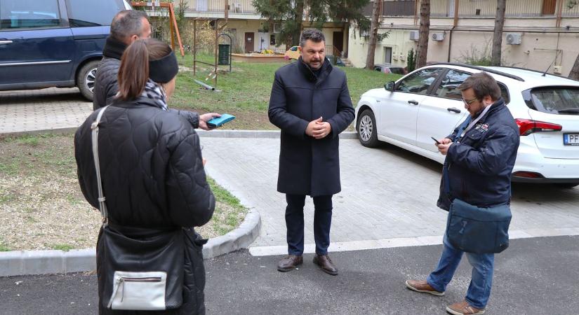 A „Lordok háza” tömbbelsőben létesültek parkolók