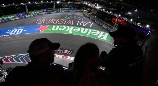 Miért szombaton rendezik az F1-es Las Vegas-i Nagydíjat?