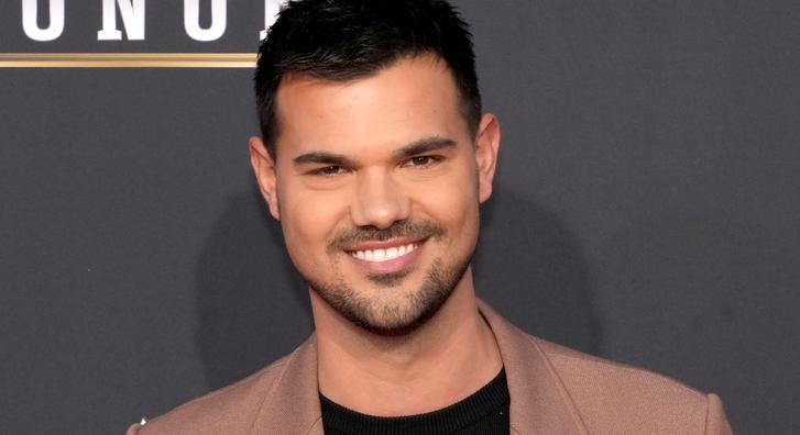 Taylor Lautner letarolta a TikTokot egy 6 másodperces videóval, melyben arra utal, elrontották az Alkonyatot