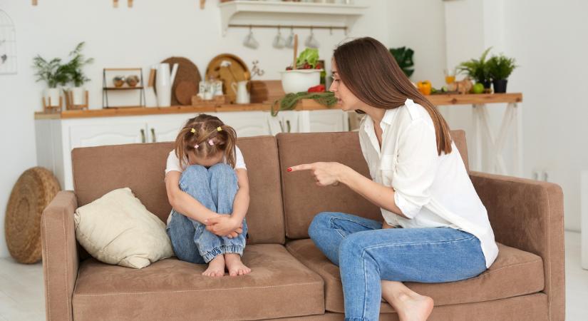 A gyereknevelés nem alapulhat a gyerek fizikai bántalmazásán, megalázásán, megfélemlítésén vagy fenyegetésén