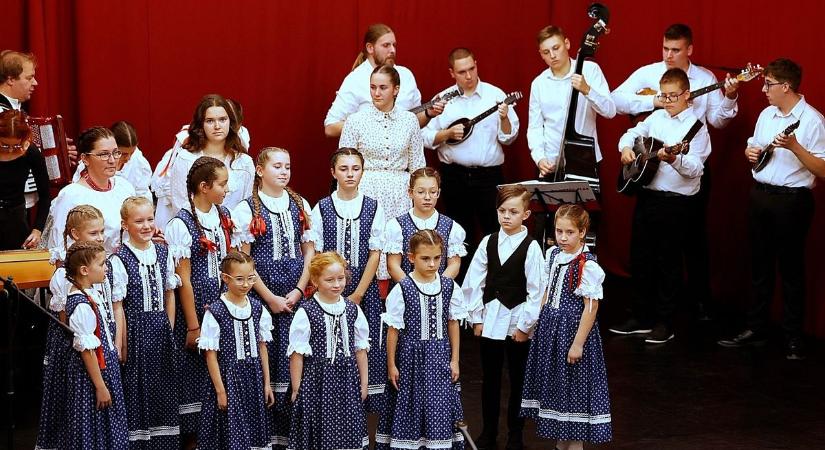 Első alkalommal szerveztek népzenei találkozót Jánoshalmán – galériával, videóval