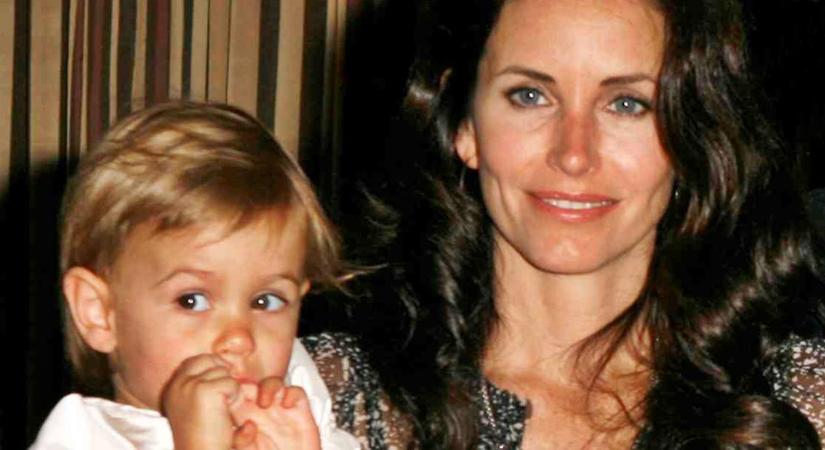 Courteney Cox és 20 éves lánya kiköpött hasonmások – Nézd meg a közös fotóikat!