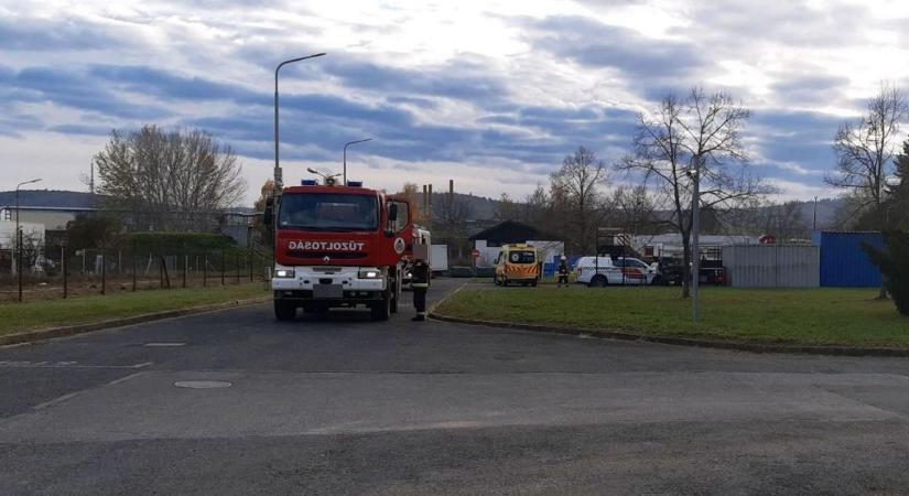 Szörnyű baleset történt Sopronban, lángra kapott egy emelőkosaras autó  videó