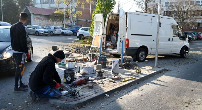 Bejelentették: így változik a parkolási rend a Hetényi Géza kórházban