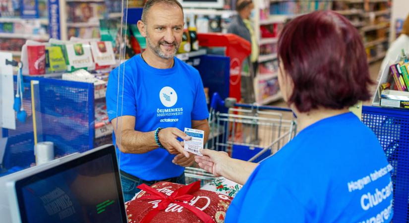 Akár már 250 forinttal is segíthetünk a rászorulókon – ismét kuponos adománygyűjtés a Tesco áruházakban