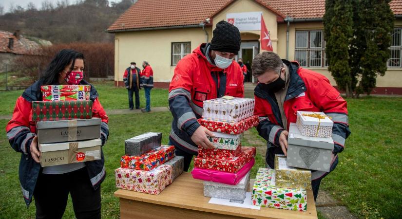 Iskolai adománygyűjtés: indulnak a karácsonyi MosolyManók